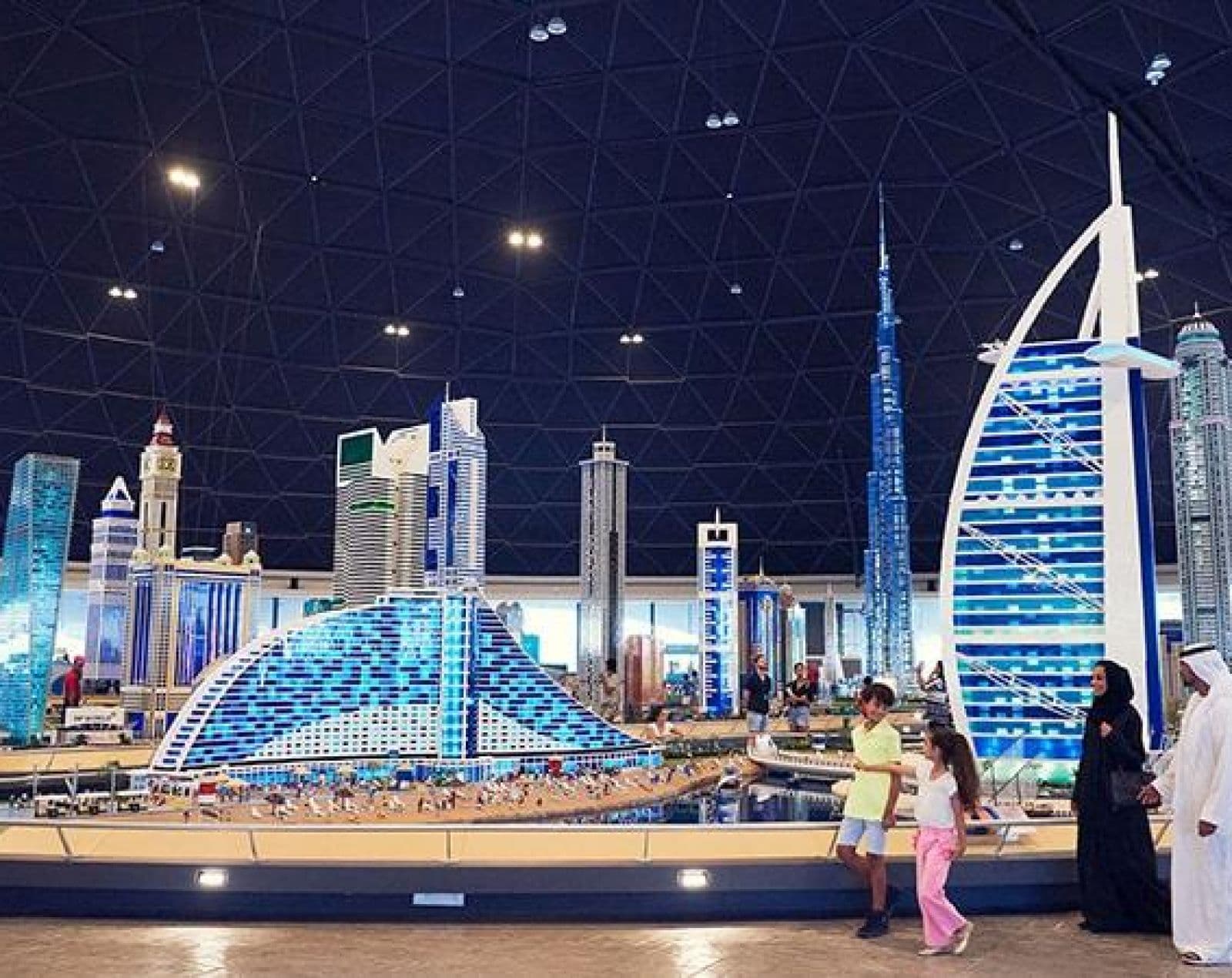 DUBAI FAMILY 28