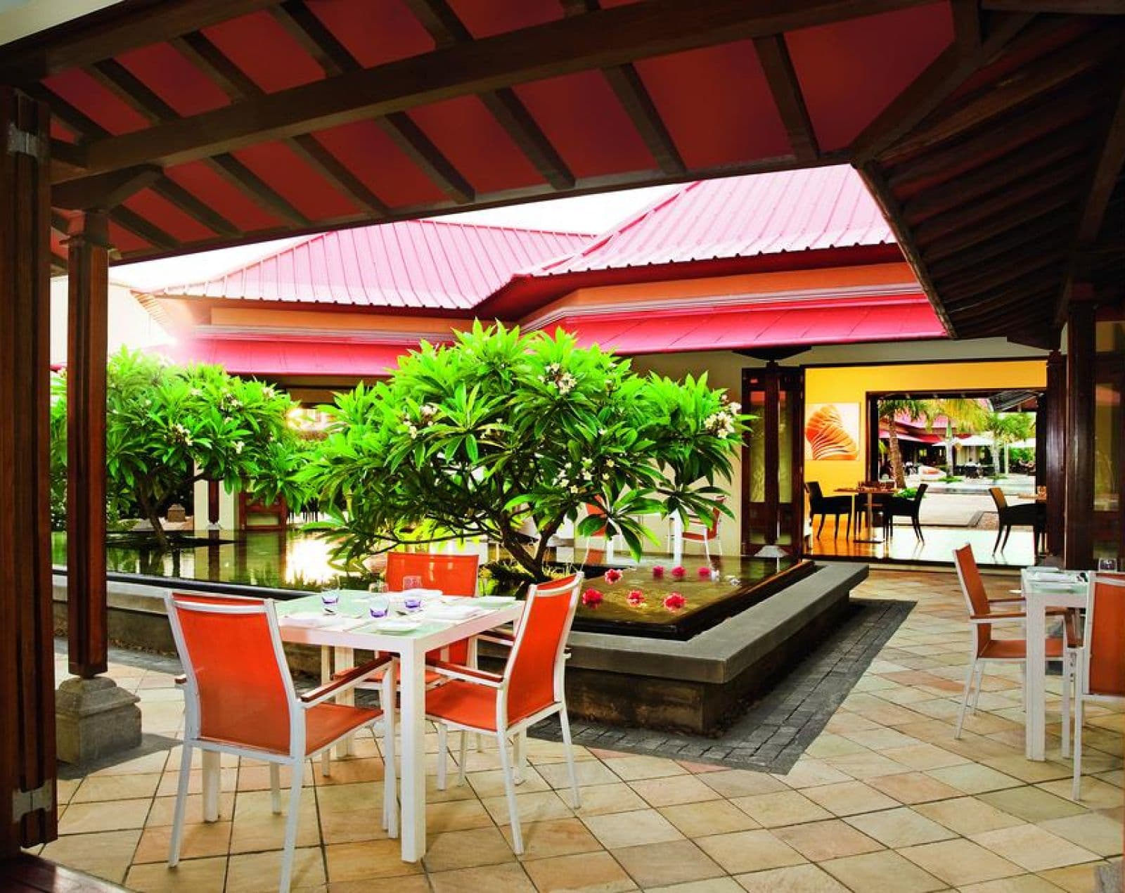 DUBAI + MAURITIUS 60