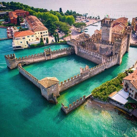 Giro in Barca della penisola di Sirmione 5